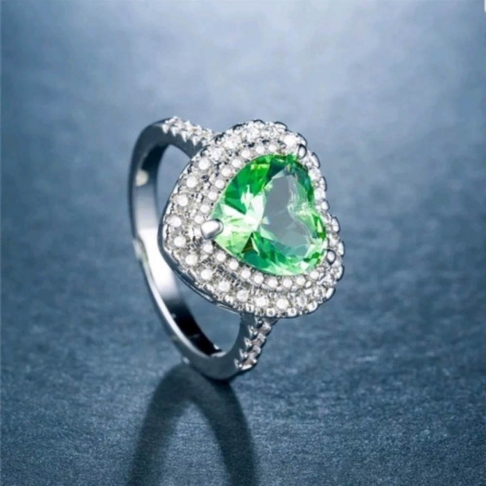 New 925 silver heart shaped green amethyst ring - Picture 2 of 4